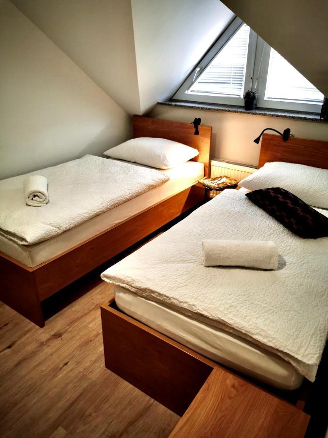 Rainbow House Rooms 马里博尔 外观 照片