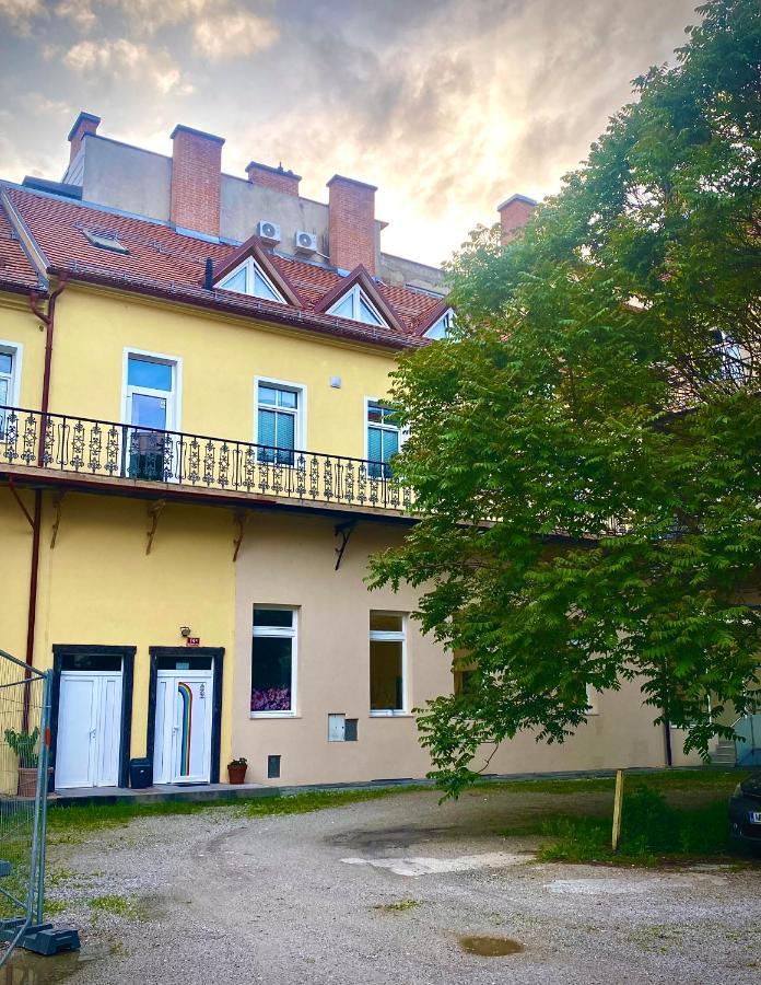 Rainbow House Rooms 马里博尔 外观 照片